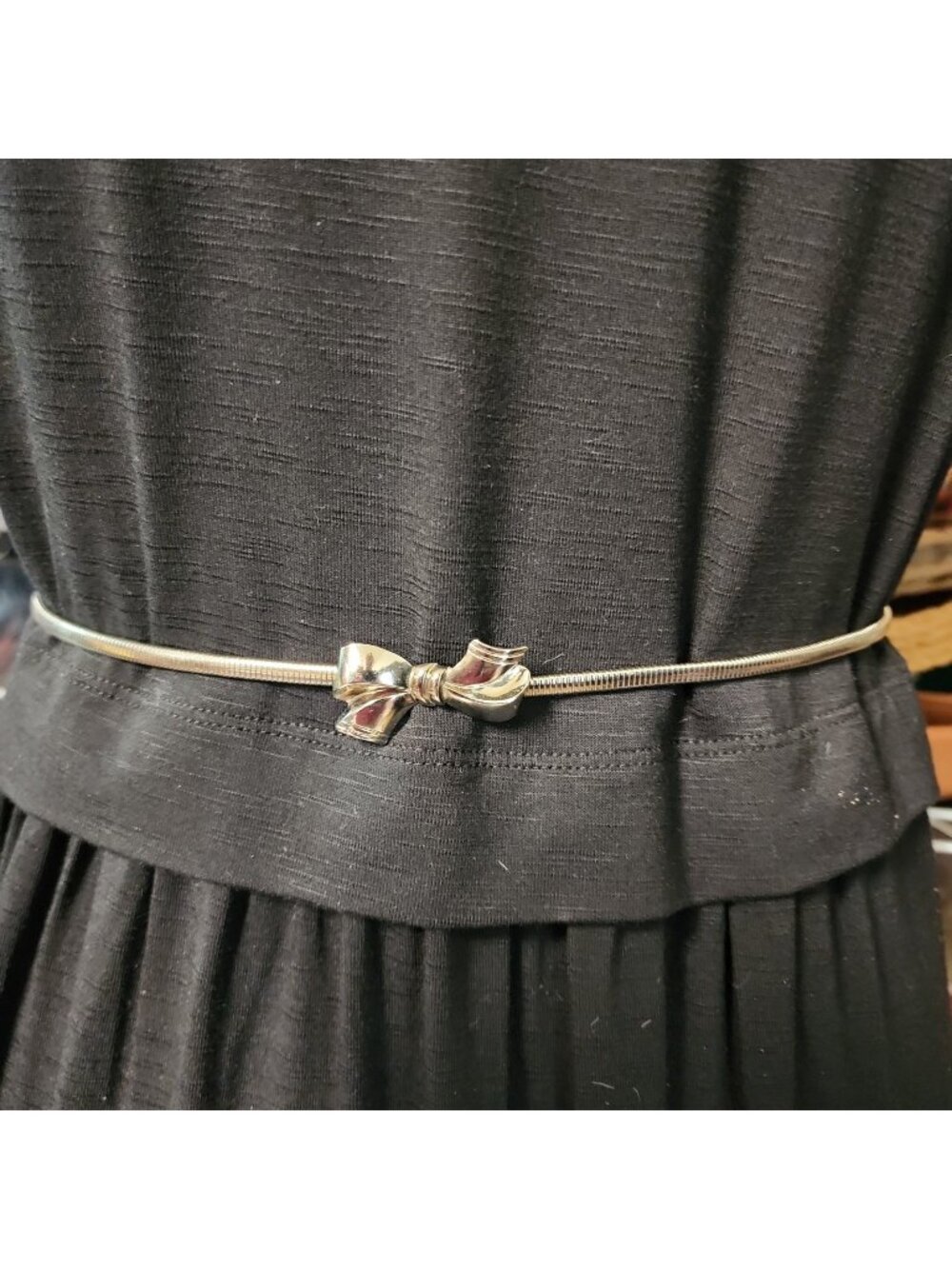 Vtg 80s Silver serpentine stretch belt Skinny bow shaped buckle 28" Unstretched
